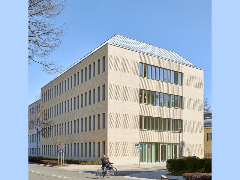 Mp2021_KnocheArchitekten_ErweiterungsneubauZwickau_04.jpg