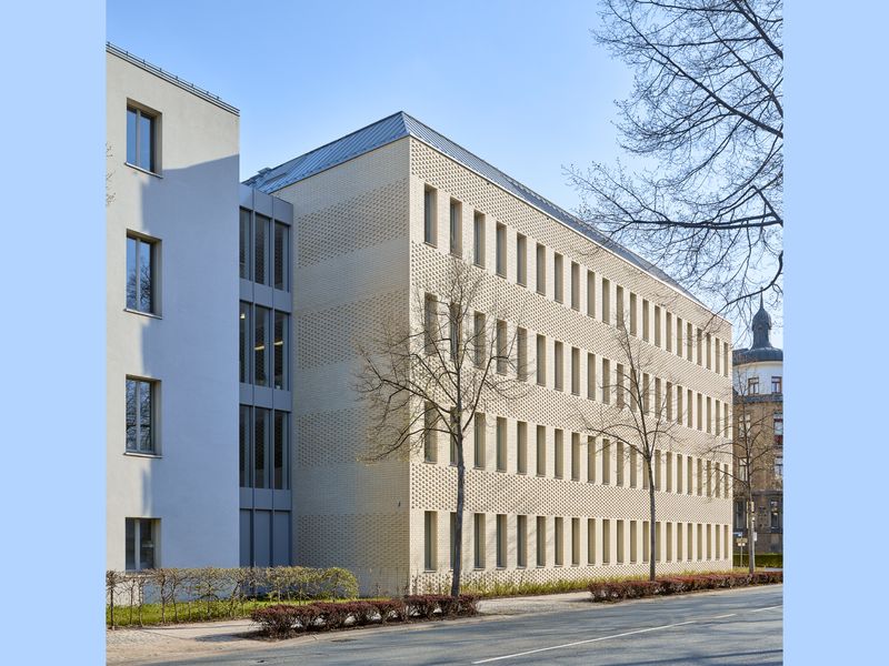 Mp2021_KnocheArchitekten_ErweiterungsneubauZwickau_05.jpg