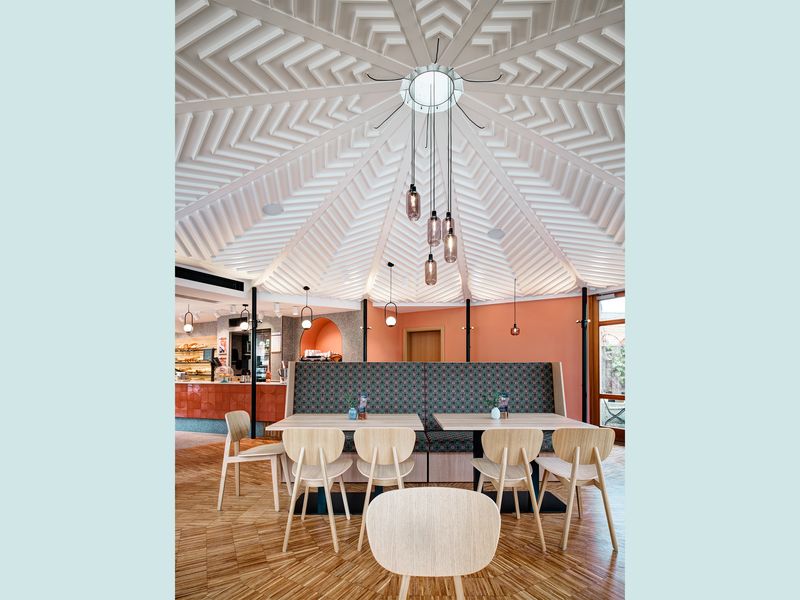 Mp2021_meiereiInnenarchitekturDesign_Stumhofer-der-Chiemseebäcker_03.jpg