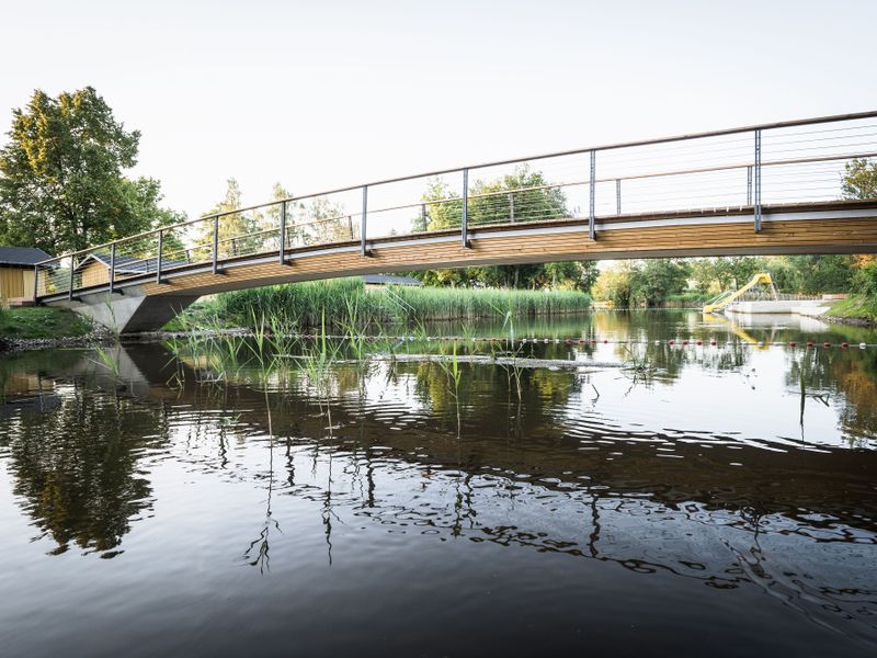flussbad_oettingen_jbs_weingart_Bruecke.jpg