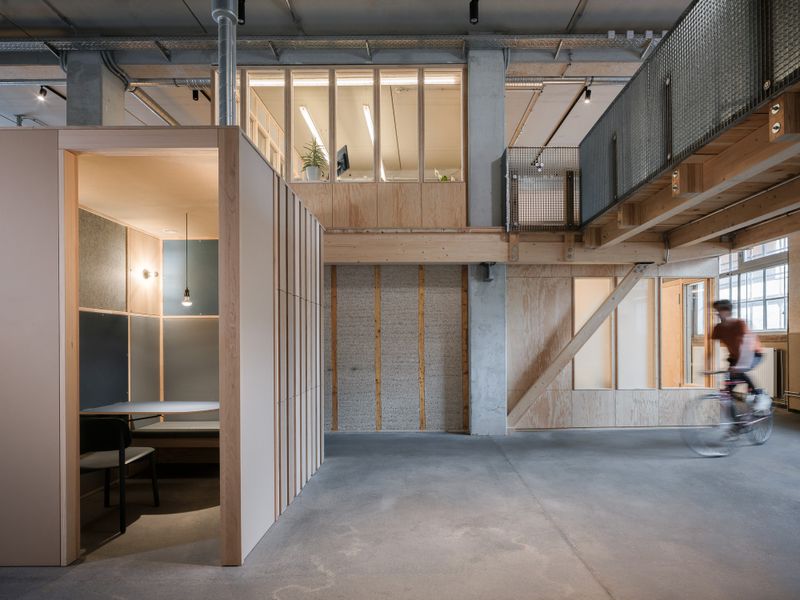 lxsy-architekten_arbeiten_crclr-house-berlin-02ihb.jpg