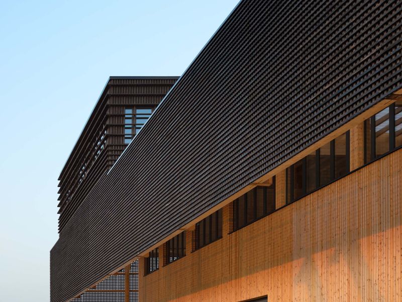 07-holzhut-fassadenübergang-querriegel-rundzwei-architekten.jpg