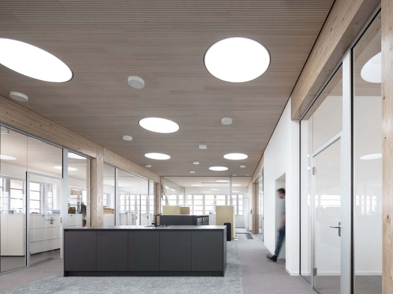 15-holzhut-mittelzone-bürobereich-rundzwei-architekten.jpg
