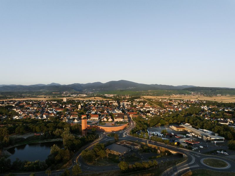 09_NRK_Luftbild Ansicht West-Neuenburg am Rhein © MONO, Gregor Schmidt.jpg