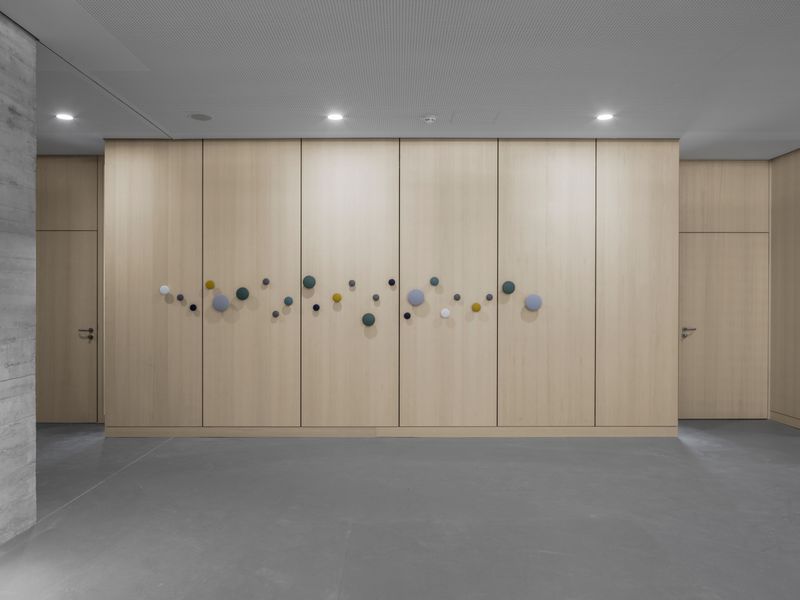 4_Erich-Kästner-Schule_Darmstadt_Kranichstein_Garderobe_4 zu 3.jpg
