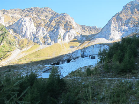 N-13-01-Juma-12_Goeflaner-Marmor.jpg.jpg